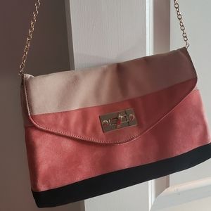 Aldo shoulder clutch